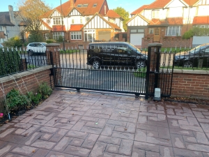 Sliding gate automation